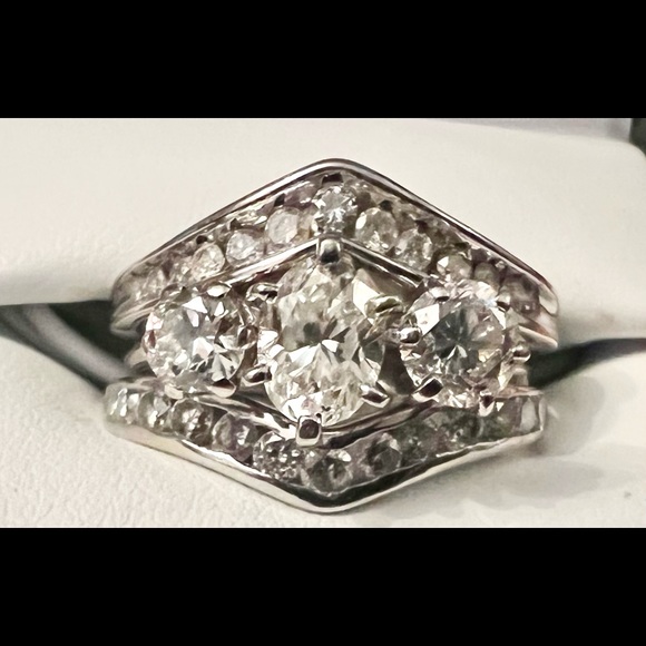 Diamond Wedding Set Accessories - Beautiful Diamond Wedding Set